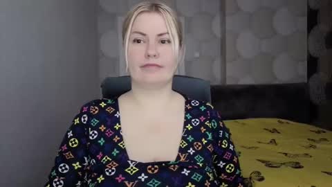 blackeyes11 online show from December 15, 1:21 am