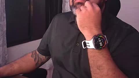 Snapshot of blackfirebird chatting on October 15, 12:00 am blackfirebird online show from October 15, 12:00 am