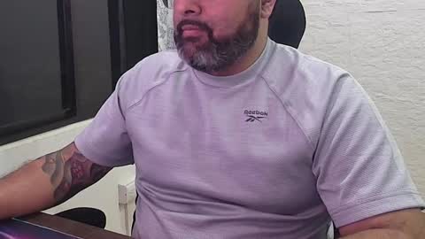 Snapshot of blackfirebird chatting on October 17, 12:14 am blackfirebird online show from October 17, 12:14 am