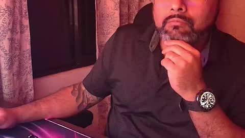 Snapshot of blackfirebird chatting on November 18, 5:56 am blackfirebird online show from November 18, 5:56 am