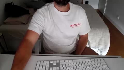 Snapshot of blackfox33 chatting on September 12, 11:43 am blackfox33 online show from September 12, 11:43 am