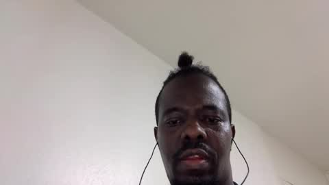 Snapshot of blackfrance44 chatting on December 2, 10:23 pm blackfrance44 online show from December 2, 10:23 pm