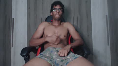 Snapshot of blackguy720 chatting on December 17, 9:16 pm Blackguy720 online show from December 17, 9:16 pm