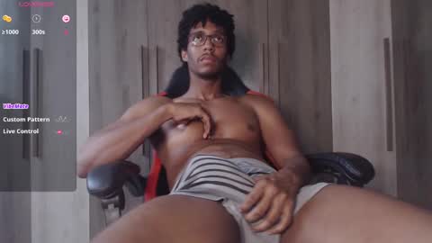 Snapshot of blackguy720 chatting on October 28, 8:33 pm Blackguy720 online show from October 28, 8:33 pm