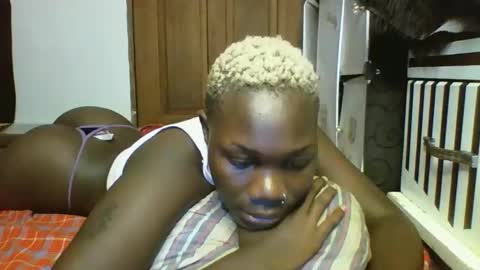 blackmarvel02 online show from February 11, 2:05 am