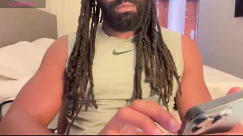 Snapshot of blackmuscles77 chatting on February 22, 12:34 am blackmuscles77 online show from February 22, 12:34 am