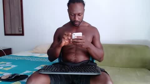 Snapshot of blacknikes chatting on July 1, 2:07 pm Twtter 1MikeBeckford Onlyfns beckfordmike online show from July 1, 2:07 pm