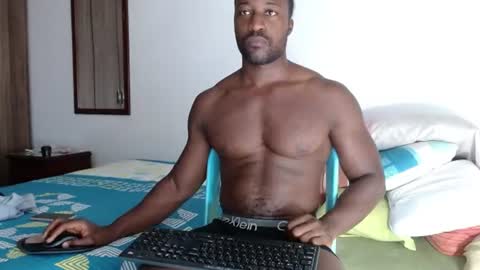Snapshot of blacknikes chatting on July 18, 11:36 am Twtter 1MikeBeckford Onlyfns beckfordmike online show from July 18, 11:36 am