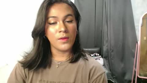 Ellez online show from September 18, 7:05 pm