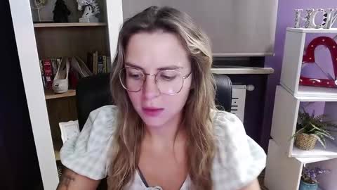 Z O E Y online show from October 10, 4:33 am