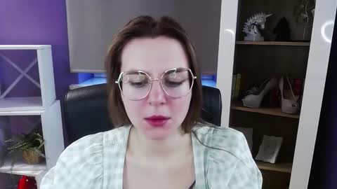 Z O E Y online show from March 25, 5:35 am