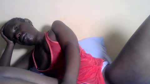 Snapshot of blacksexygal chatting on February 2, 5:32 am SARAH online show from February 2, 5:32 am