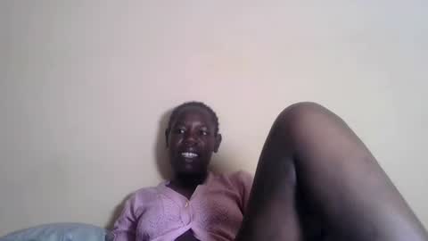 Snapshot of blacksexygal chatting on February 5, 10:41 am SARAH online show from February 5, 10:41 am