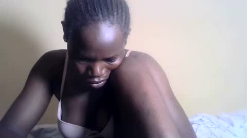 Snapshot of blacksexygal chatting on February 7, 7:40 am SARAH online show from February 7, 7:40 am