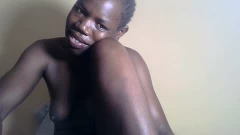 Snapshot of blacksexygal chatting on February 13, 4:32 am SARAH online show from February 13, 4:32 am