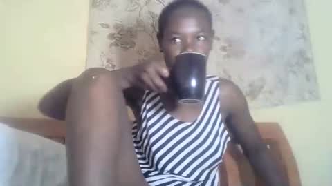 Snapshot of blacksexygal chatting on February 16, 9:04 am SARAH online show from February 16, 9:04 am