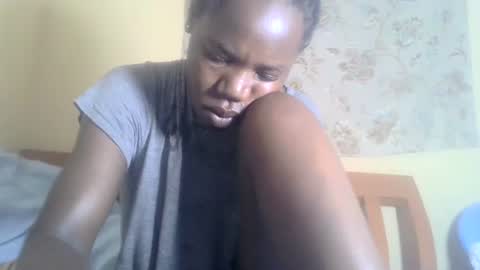 Snapshot of blacksexygal chatting on February 23, 7:55 am SARAH online show from February 23, 7:55 am