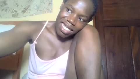 Snapshot of blacksexygal chatting on February 28, 7:03 pm SARAH online show from February 28, 7:03 pm