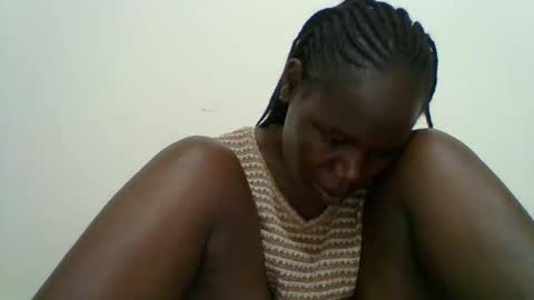 Snapshot of blacksexygal chatting on October 27, 4:33 pm SARAH online show from October 27, 4:33 pm