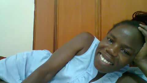 Snapshot of blacksexygal chatting on November 15, 12:41 am SARAH online show from November 15, 12:41 am