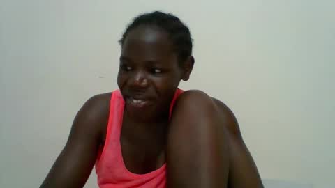 SARAH online show from April 15, 6:48 pm