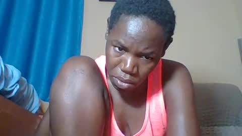 Snapshot of blacksexygal chatting on July 27, 12:39 am SARAH online show from July 27, 12:39 am