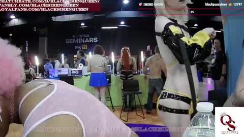 Queen Siren online show from April 11, 10:47 pm