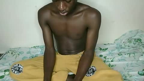 blacktwinkl online show from April 7, 6:14 am