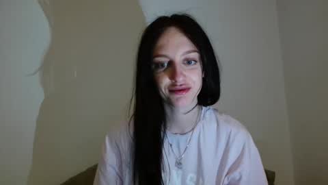 Snapshot of blacky_berry chatting on May 17, 4:47 pm Ivy online show from May 17, 4:47 pm