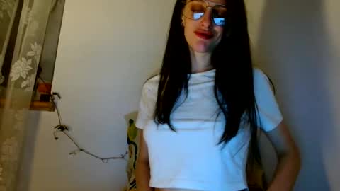 Snapshot of blacky_berry chatting on May 19, 10:49 pm Ivy online show from May 19, 10:49 pm