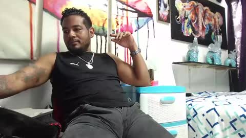 Snapshot of blade_foxx chatting on December 19, 8:34 pm Richard online show from December 19, 8:34 pm