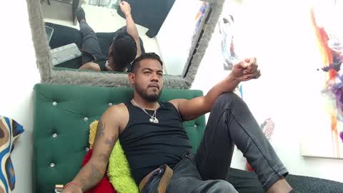 Snapshot of blade_foxx chatting on January 2, 9:28 pm Richard online show from January 2, 9:28 pm