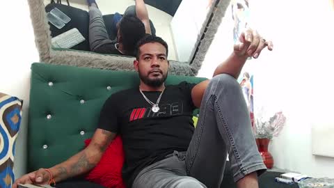 Snapshot of blade_foxx chatting on January 7, 2:51 pm Richard online show from January 7, 2:51 pm