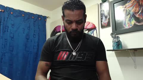 Snapshot of blade_foxx chatting on February 26, 12:36 pm Richard online show from February 26, 12:36 pm