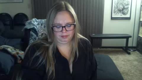 Snapshot of bladesizzo3111 chatting on December 4, 2:54 am bladesizzo3111 online show from December 4, 2:54 am