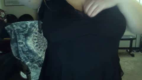 Snapshot of bladesizzo3111 chatting on February 19, 8:32 am bladesizzo3111 online show from February 19, 8:32 am