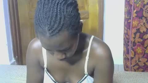 VIVIAN online show from October 8, 12:25 pm