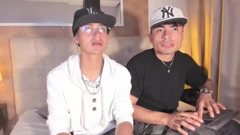 Snapshot of blainexjerry chatting on October 26, 3:01 am blaiine and jerry online show from October 26, 3:01 am