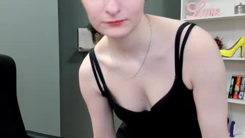 Snapshot of blair_erotic chatting on October 2, 6:42 am Blair online show from October 2, 6:42 am