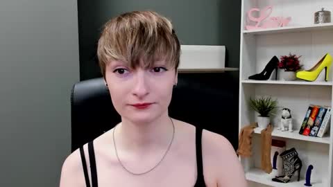 Snapshot of blair_erotic chatting on October 14, 6:14 am Blair online show from October 14, 6:14 am