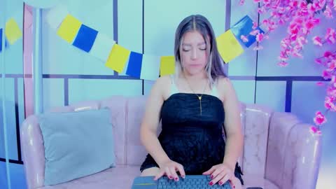 blairjones_ online show from September 29, 12:21 pm