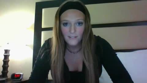 Snapshot of blairmorgan chatting on May 8, 1:33 am blairmorgan online show from May 8, 1:33 am