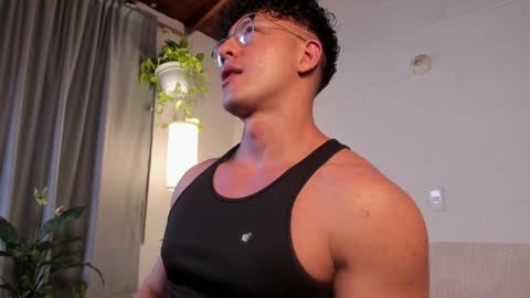 Snapshot of blake_levi chatting on February 7, 2:50 am Blake Levi Independent Model online show from February 7, 2:50 am