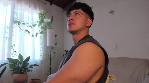 Snapshot of blake_levi chatting on February 26, 3:55 pm Blake Levi Independent Model online show from February 26, 3:55 pm