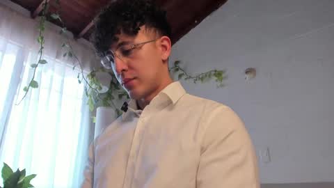 Snapshot of blake_levi chatting on April 27, 4:49 pm Blake Levi Independent Model online show from April 27, 4:49 pm