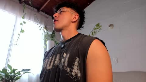 Snapshot of blake_levi chatting on May 13, 3:31 pm Blake Levi Independent Model online show from May 13, 3:31 pm