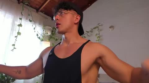 Snapshot of blake_levi chatting on May 25, 6:58 pm Blake Levi Independent Model online show from May 25, 6:58 pm