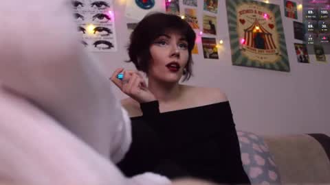 Britney online show from April 15, 4:03 pm