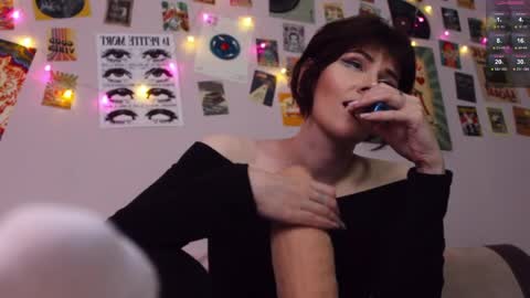 Britney online show from April 18, 7:58 pm