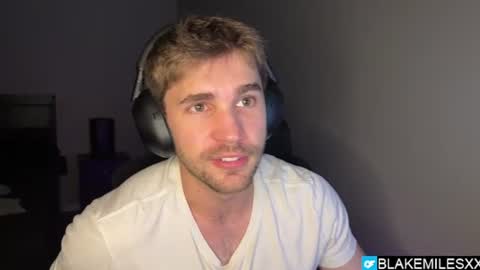 Snapshot of blakemiles2 chatting on June 27, 3:22 am Blake Miles online show from June 27, 3:22 am